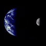 Maa ja Kuu nähtuna teelt Veenuseni. See vaade võiks sarnaneda vaatega kahele kuule Maalt. Pilt: NASA